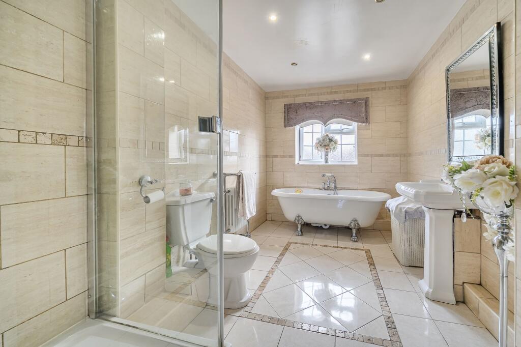 House in Guildford, Ash - View 4