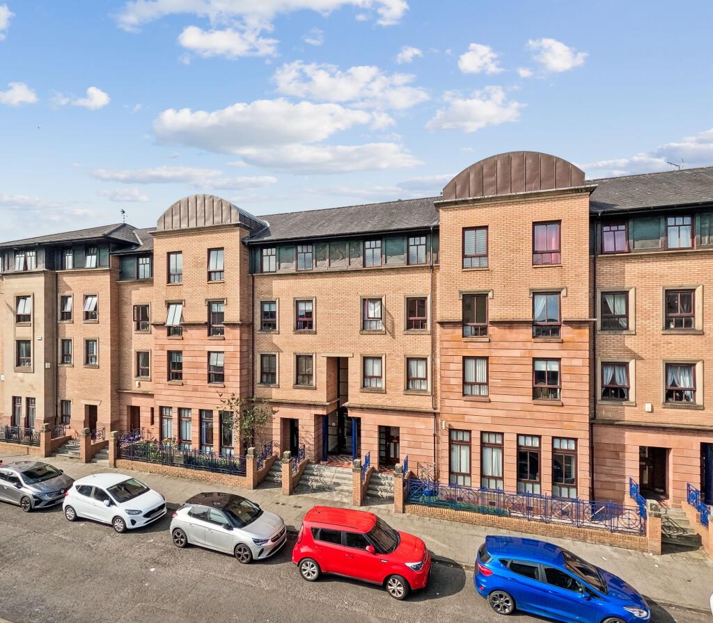 Main image of property: 44 Errol Gardens, Flat 2/2, New Gorbals, Glasgow, G5 0RR