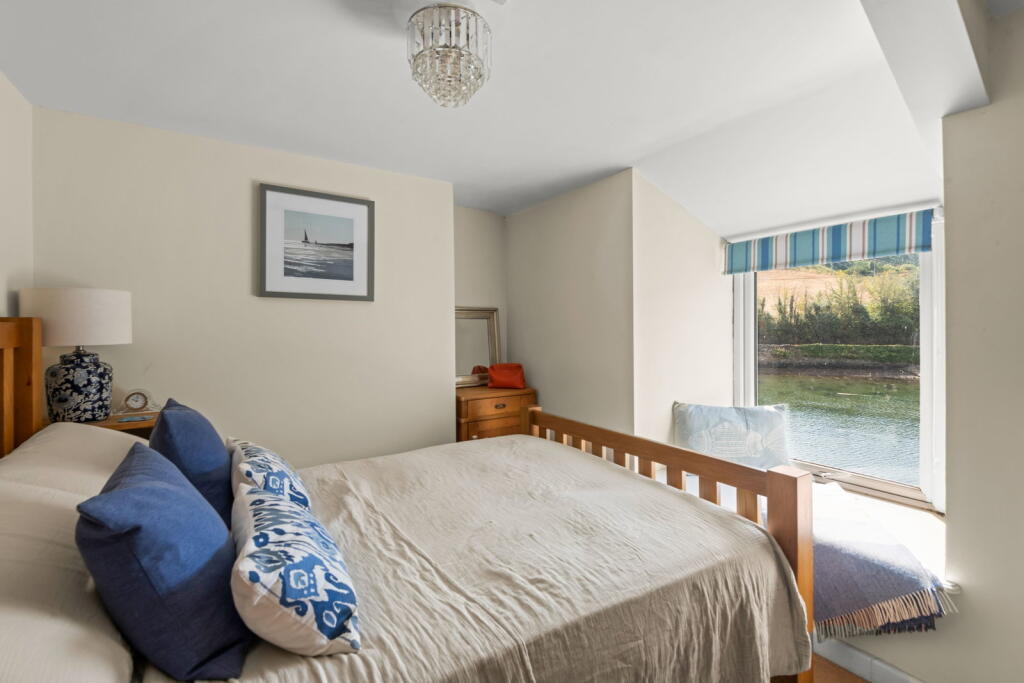 Bridgend, NEWTON FERRERS, South Devon - More