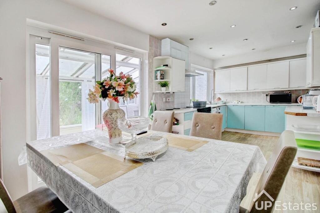 House in Coventry, Ernesford Grange - View 2