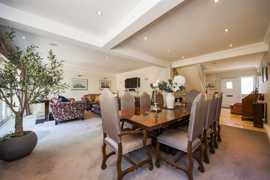 House in Sevenoaks, Kemsing - View 2