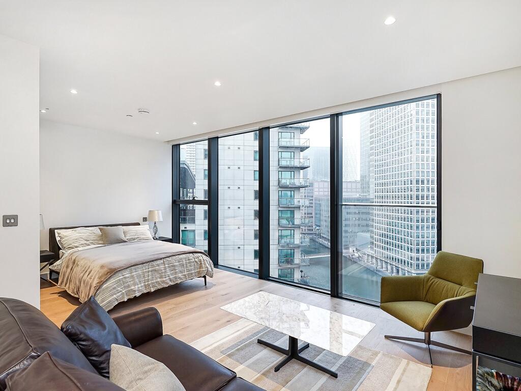 Apartment in London, St John's Estate, Isle of Dogs - View 5