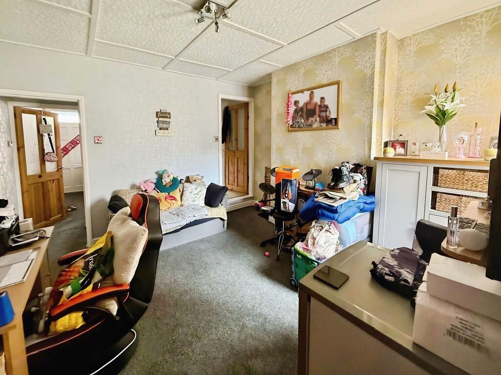House in Mansfield, Nottinghamshire - View 5