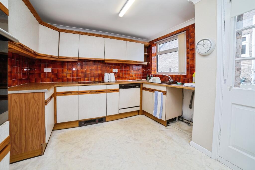 House in Amber Valley, South Wingfield - More
