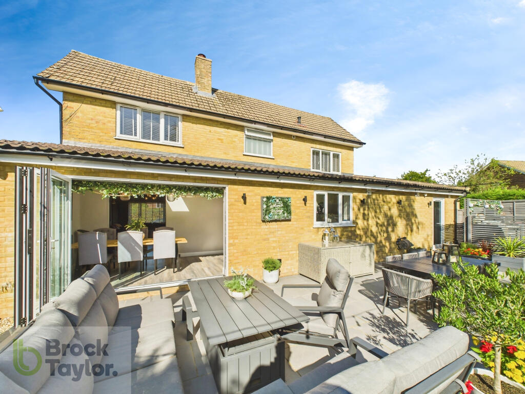Main image of property: Covert Mead, Handcross