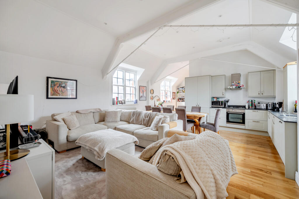 Apartment in Stevenage - View 3