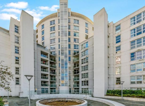 Main image of property: Aurora Building, 164 Blackwall Way, Canary Wharf, London, E14 9NZ