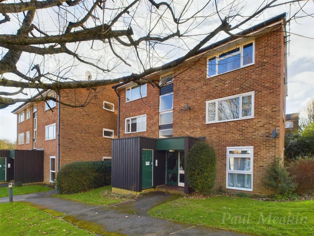 Main image of property: Middlefields, Croydon
