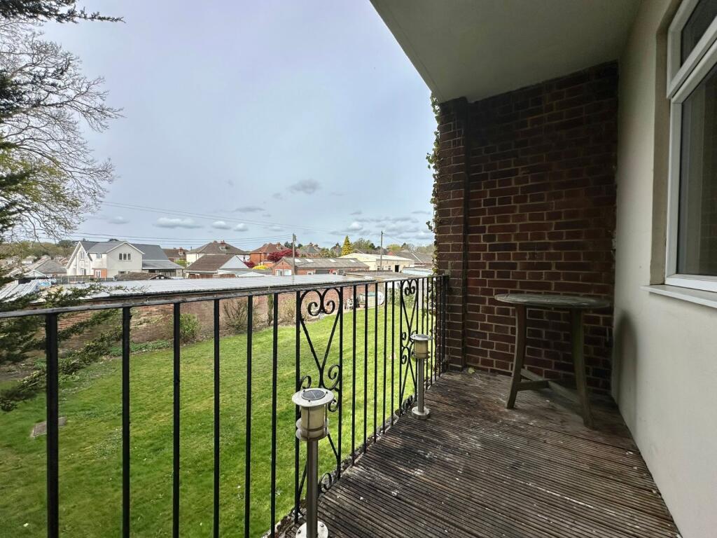 Apartment in Southampton - More