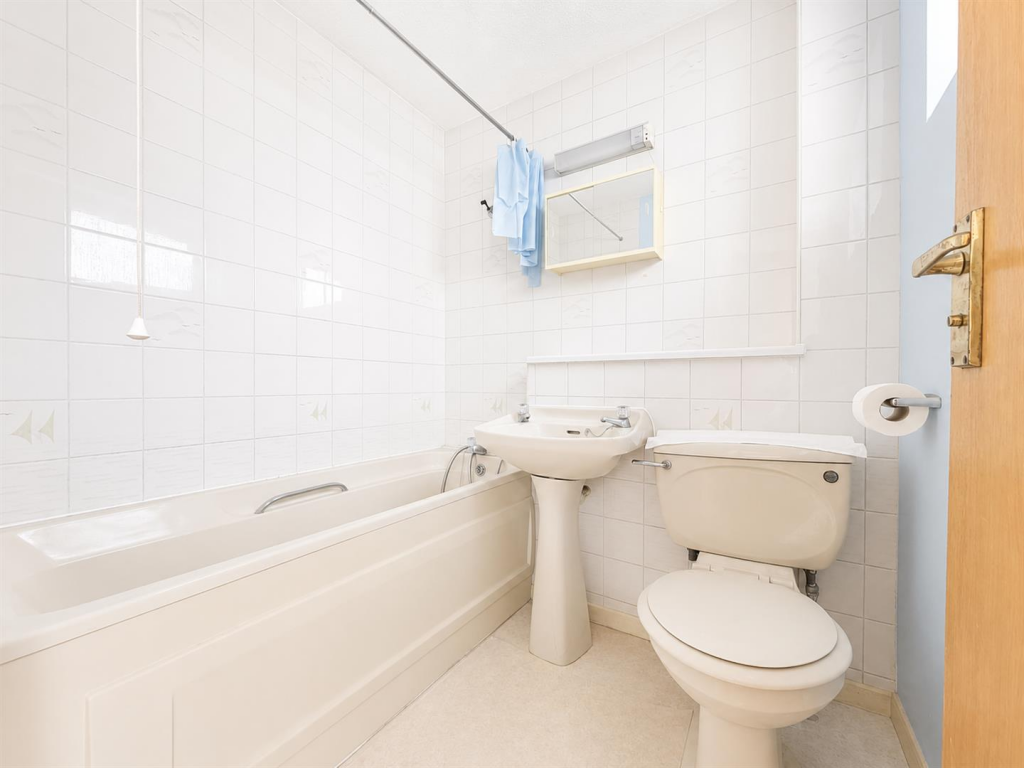 Apartment in London - View 5