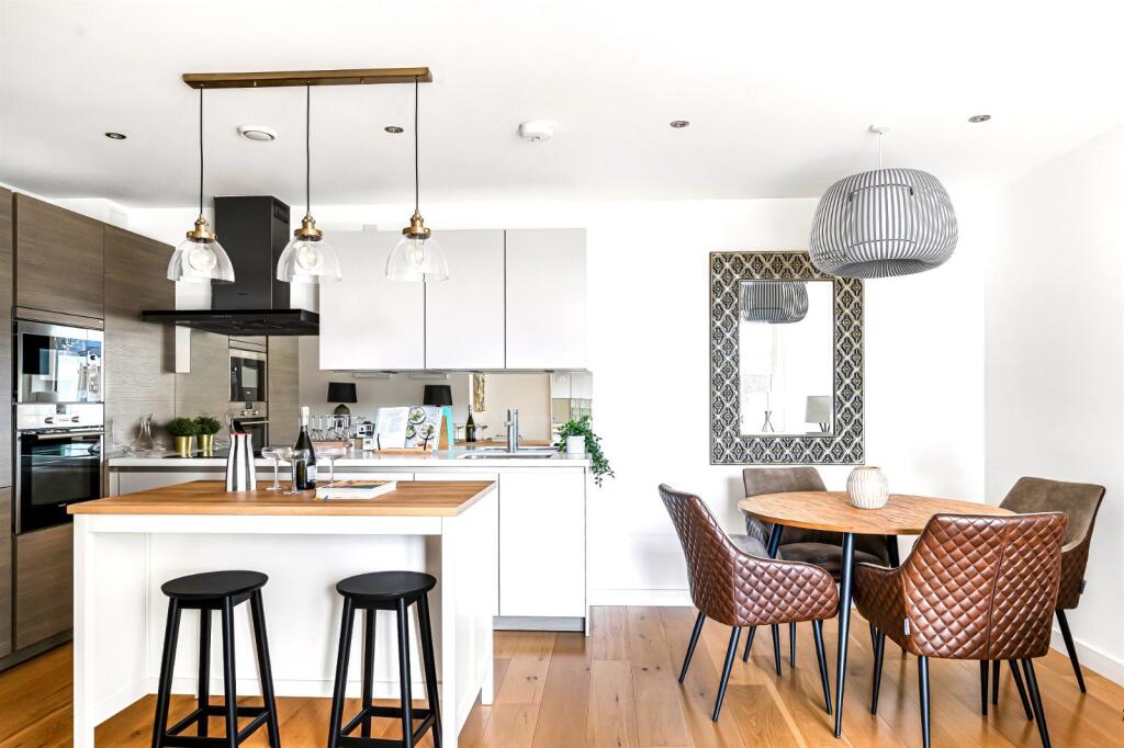 Apartment in London - More