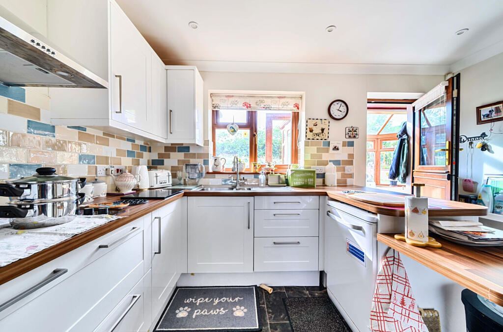 House in Taunton - View 4