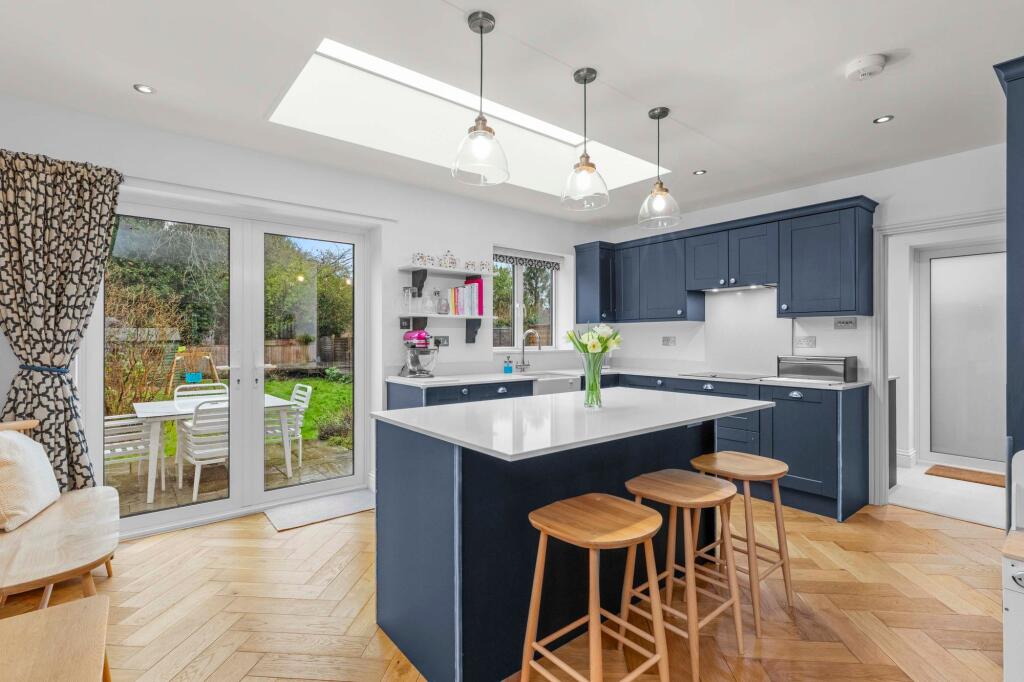 Orchard Lane, Prestwood, HP16 photo 4