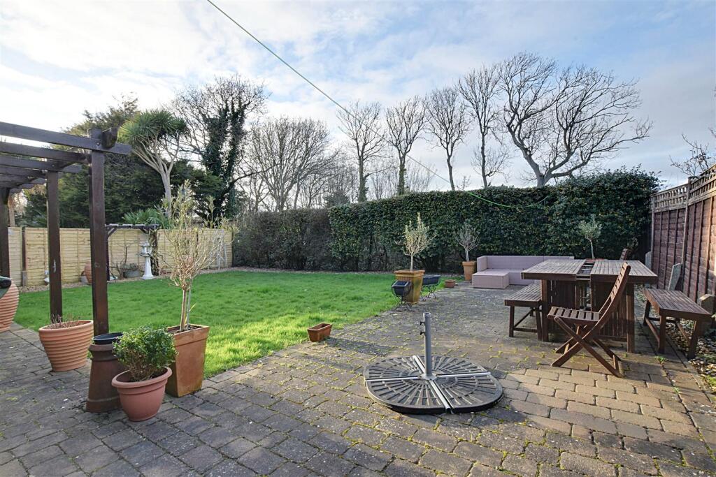 Cooden Drive, Bexhill-On-Sea photo 3