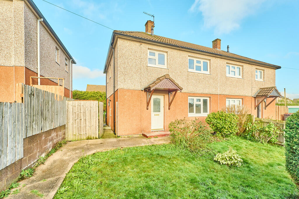 3-bed semi-detached on 49 Gloucester Avenue, Dawley, Telford, Shropshire TF4 2HX, £60,000