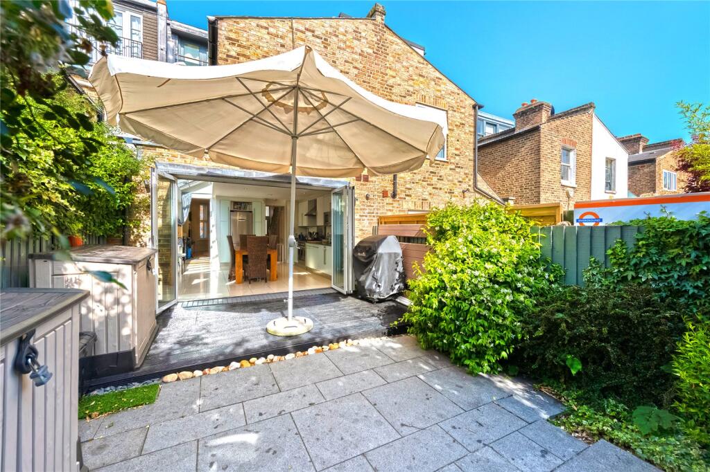 4 bedroom terraced house for rent