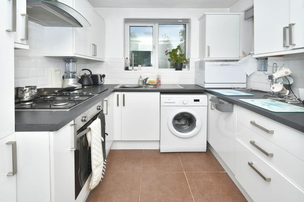 House in Stoke-on-Trent - View 3