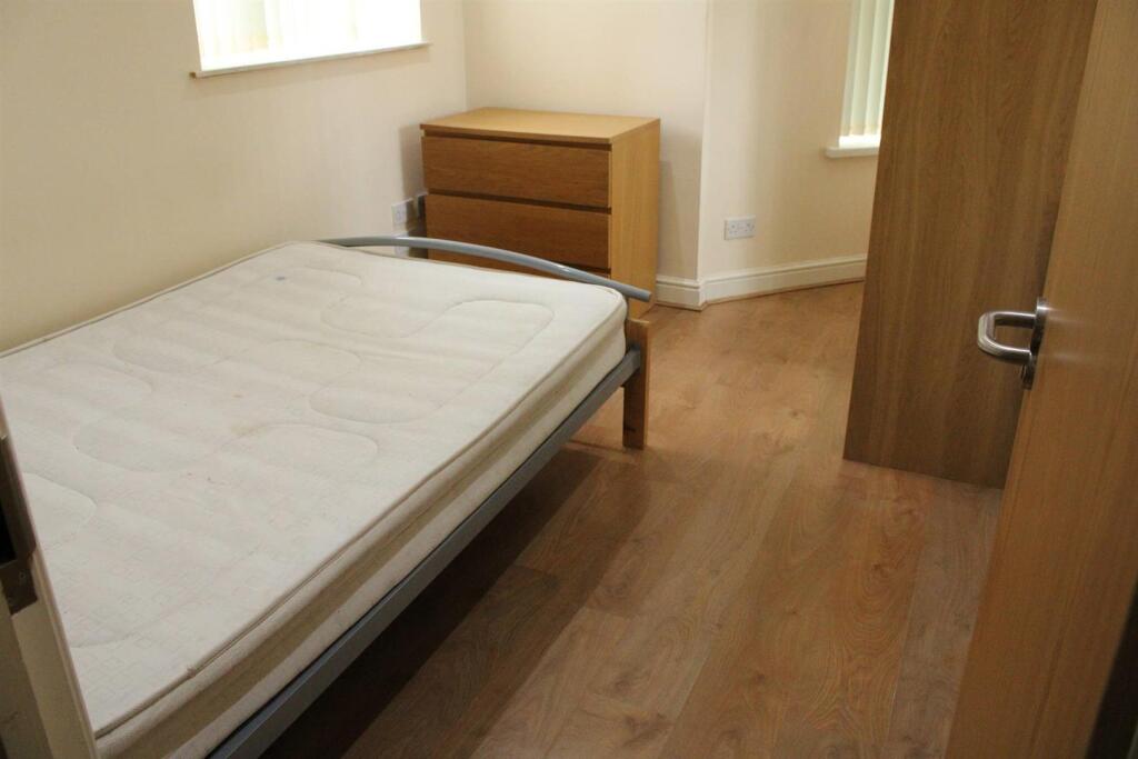 Apartment in Cardiff - View 4