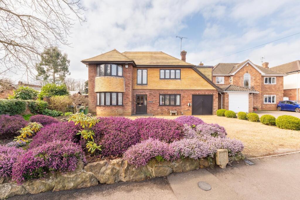 3-bed detached on Lillington Road, Leamington Spa, £775,000