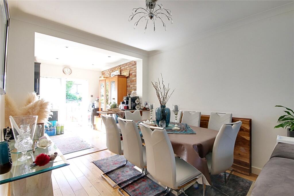 Westmoor Gardens, Enfield, Middlesex, EN3 – pohled 6