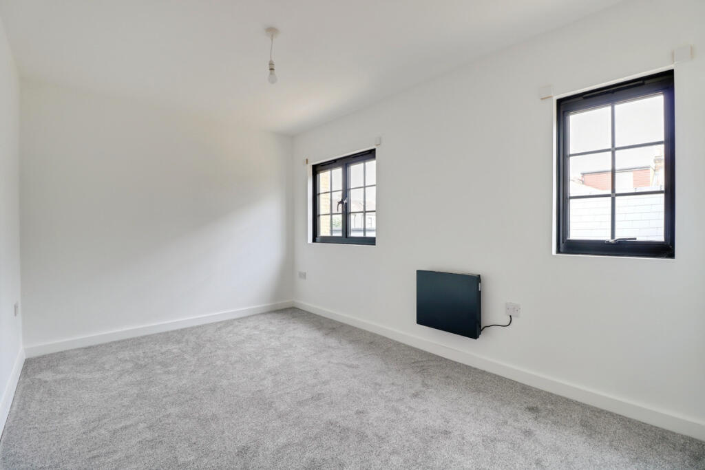 House in Southend-on-Sea - View 5