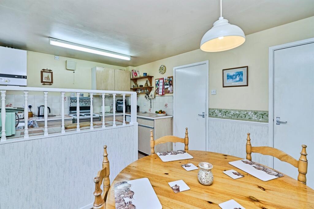 House in Wolverhampton, The Lunt - View 5