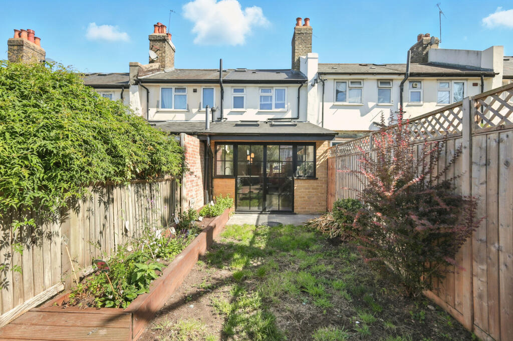 Coteford Street, London, SW17 photo 4