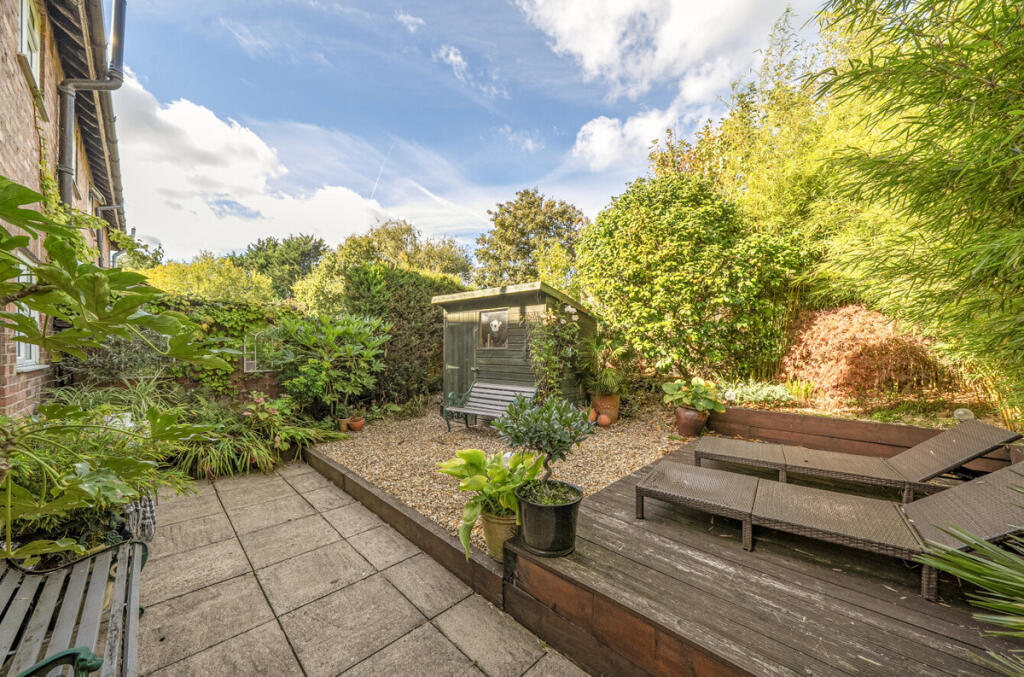 House in Redhill - View 5