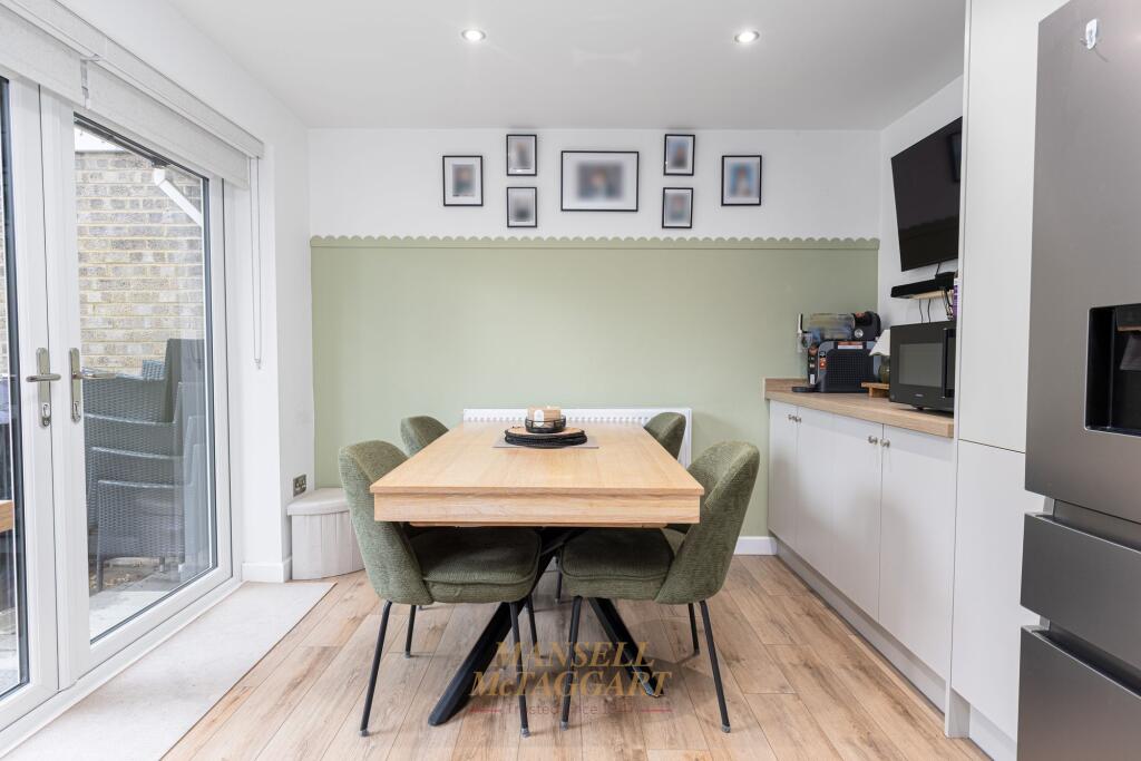House in Reigate and Banstead, Horley - View 4