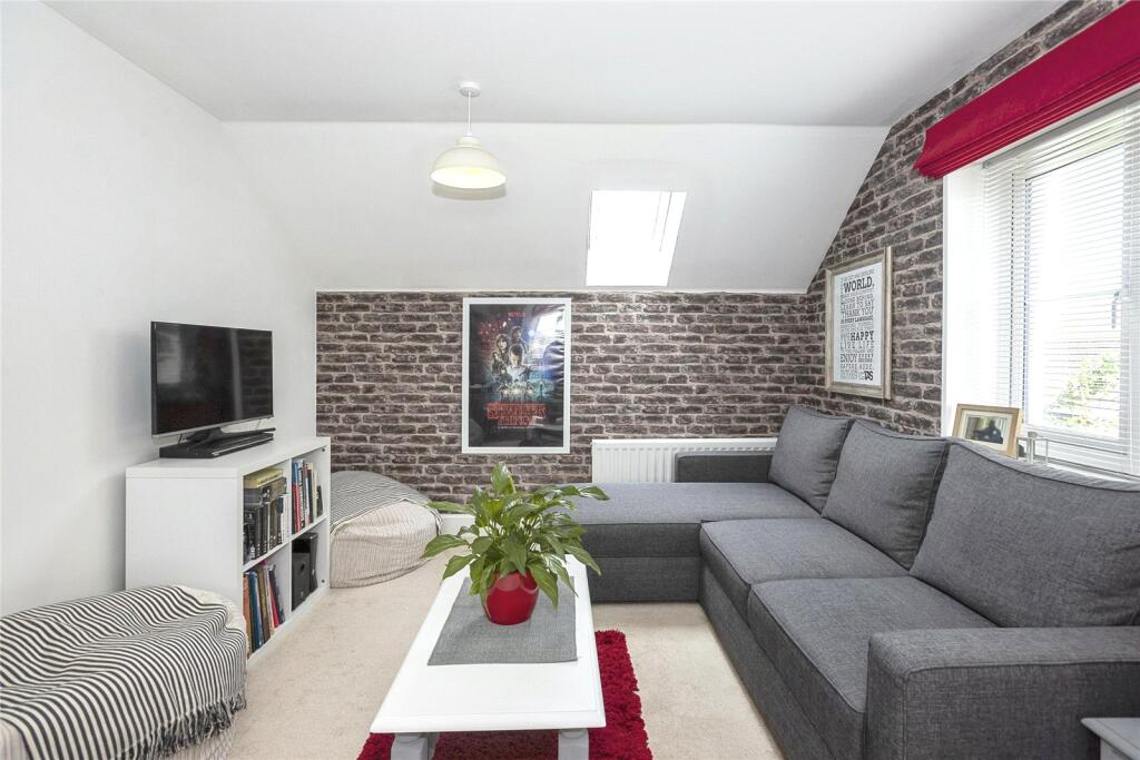 Apartment in Chichester, Tangmere - View 2