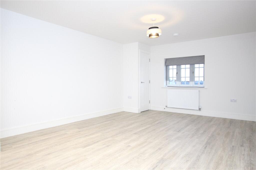 Apartment in Northampton - View 3