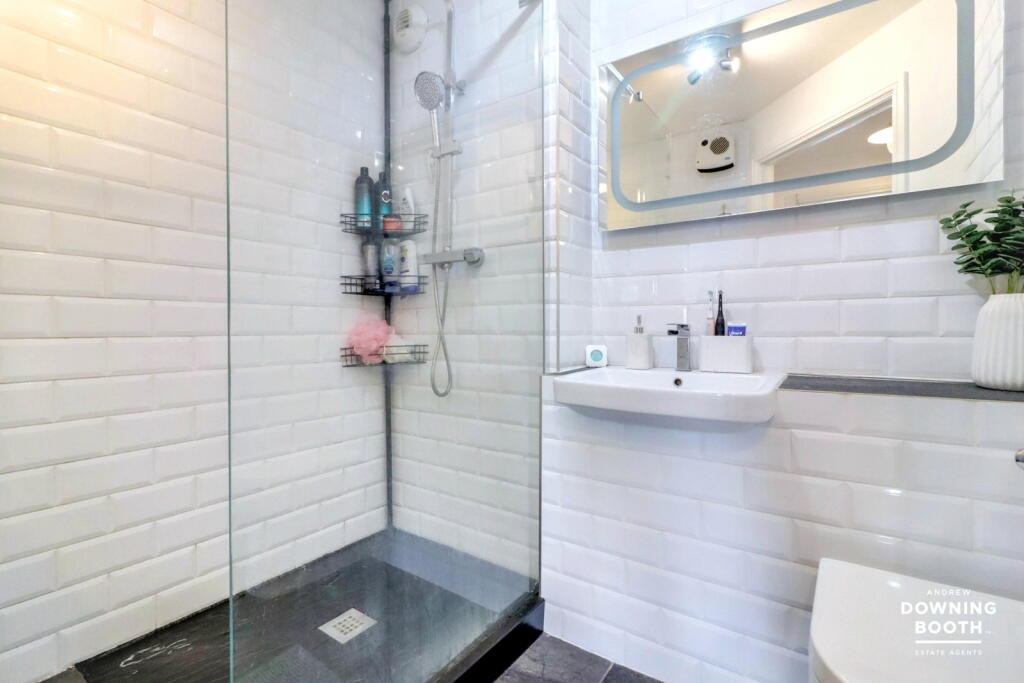 Apartment in Walsall, Streetly - View 5
