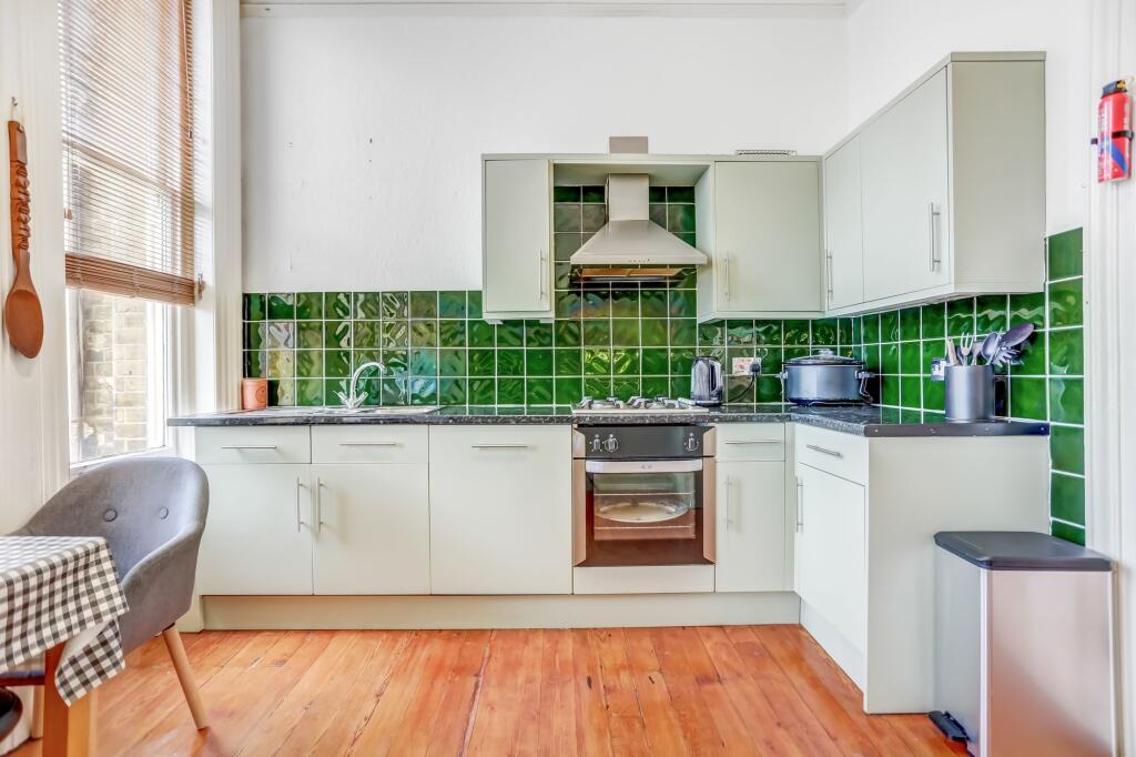 Apartment in Hove, Brunswick - View 3