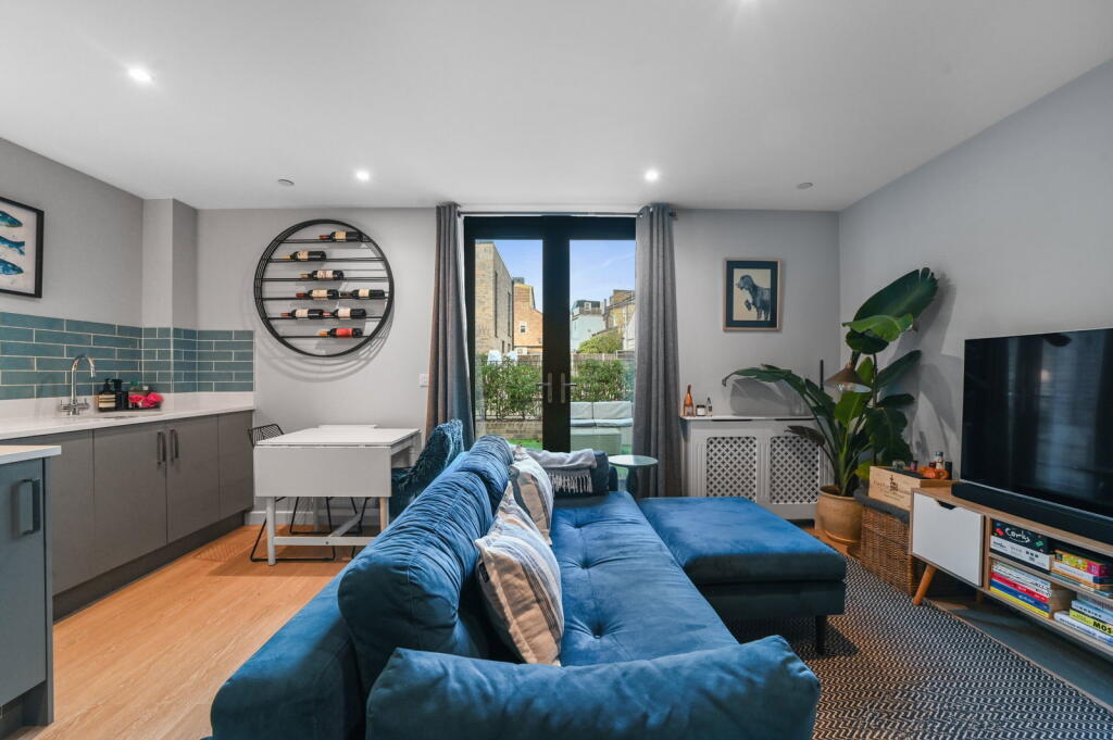 Apartment in London - View 4