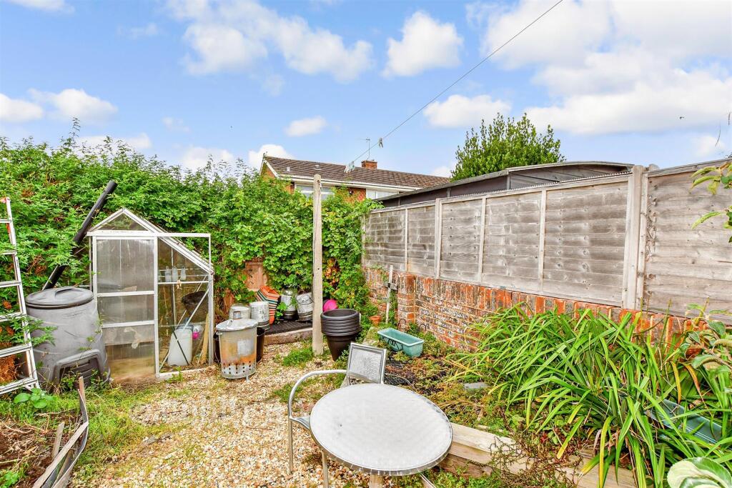 Apartment in Havant, West Leigh - View 4