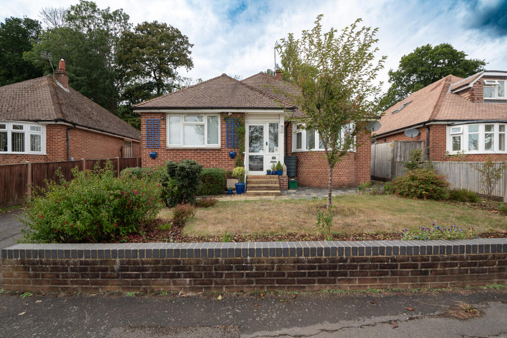 Main image of property: Pinewood Avenue, Havant, Hampshire