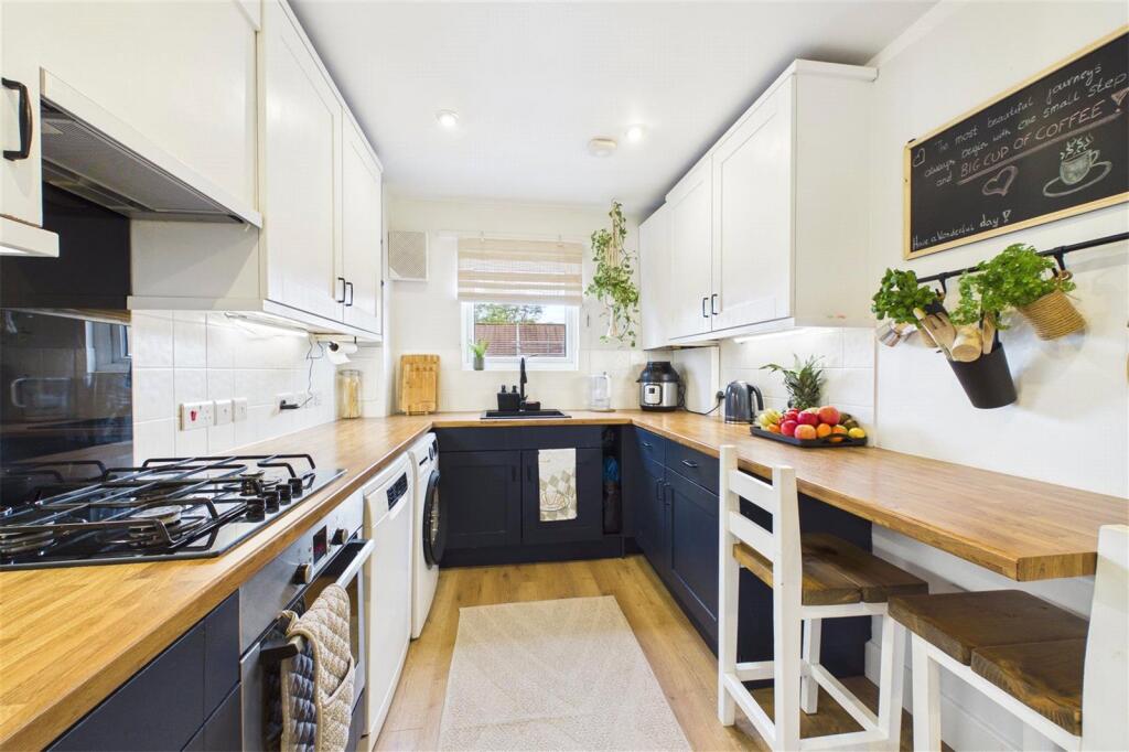 Apartment in London - View 5