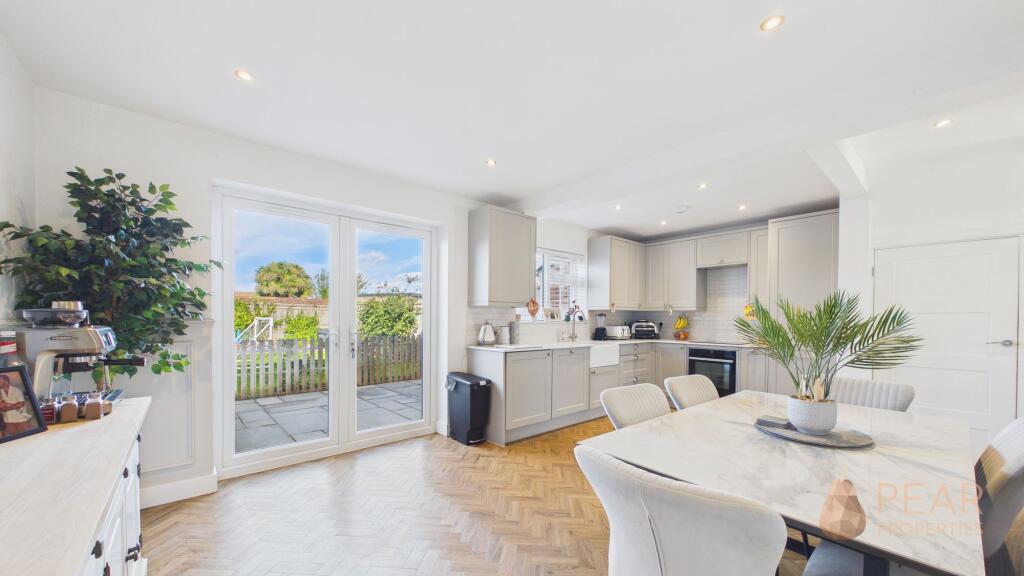 House in Worthing, West Sussex - View 3