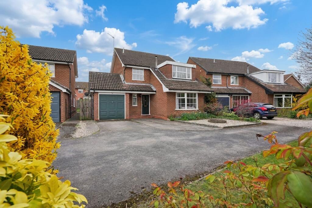 Main image of property: Knapp Close, Abingdon, OX14