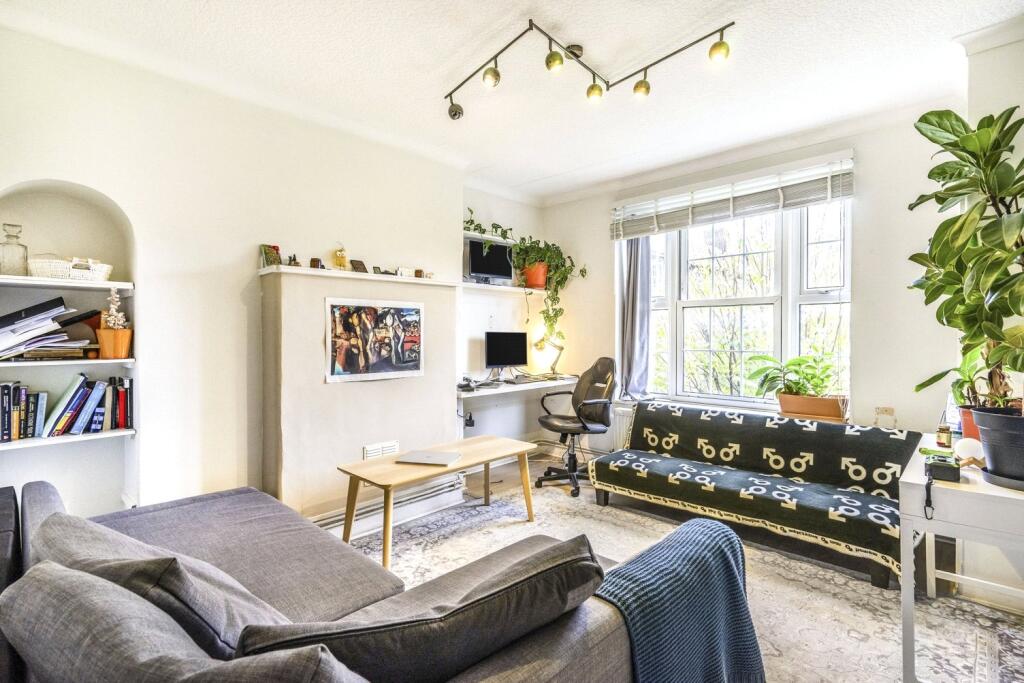 Main image of property: County Street, London