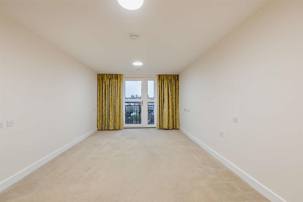 Apartment in Taunton, Holway - View 5