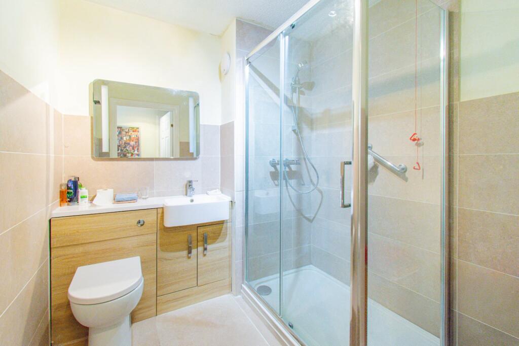 Apartment in Swindon, Marlborough - View 5