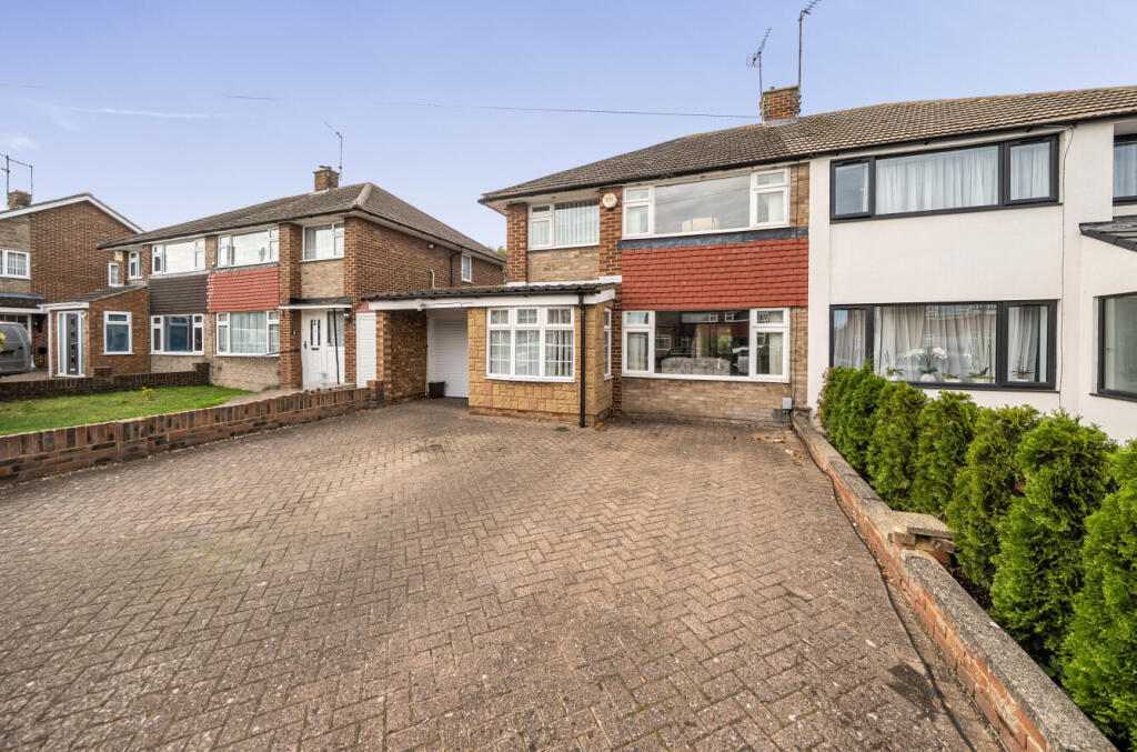 Main image of property: Carterweys, Dunstable, Bedfordshire