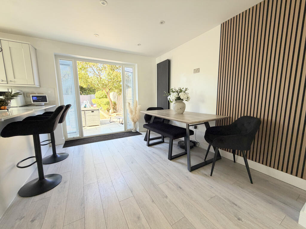 House in Surrey Heath, Windlesham - View 4