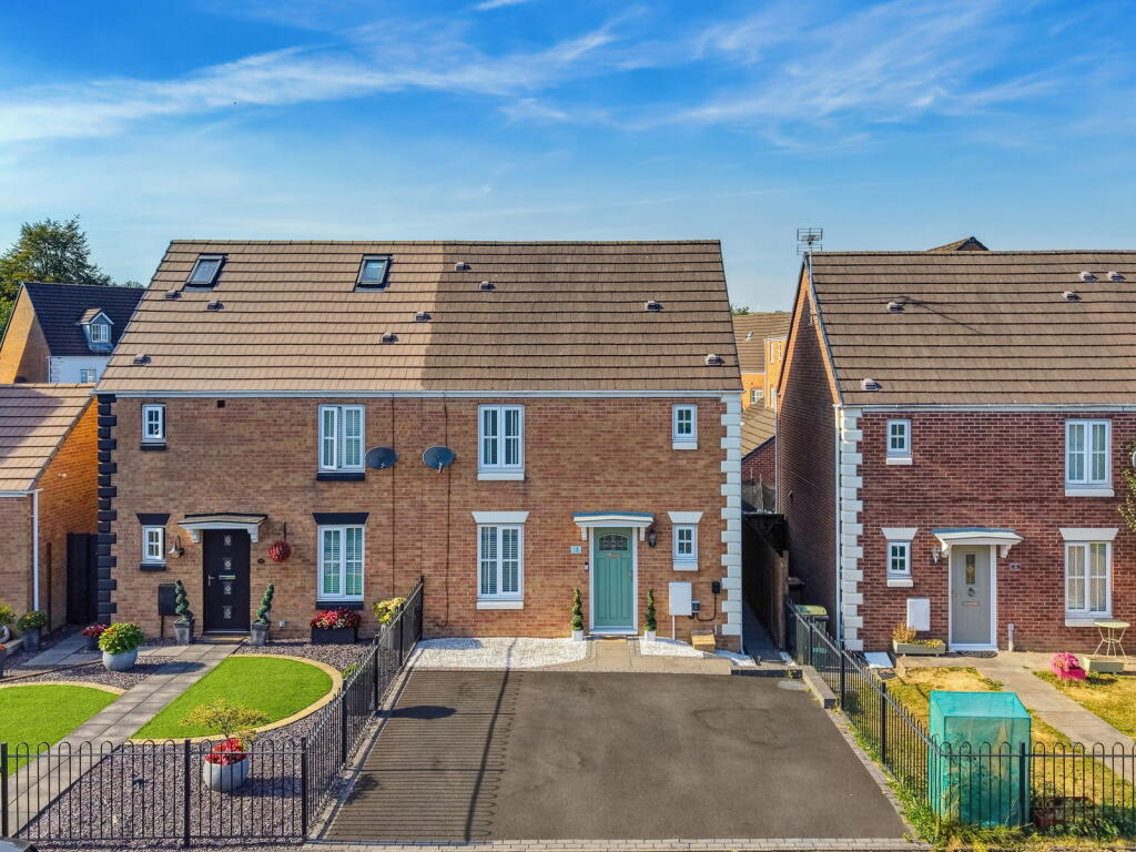 House in Cardiff, Gelligaer - View 4