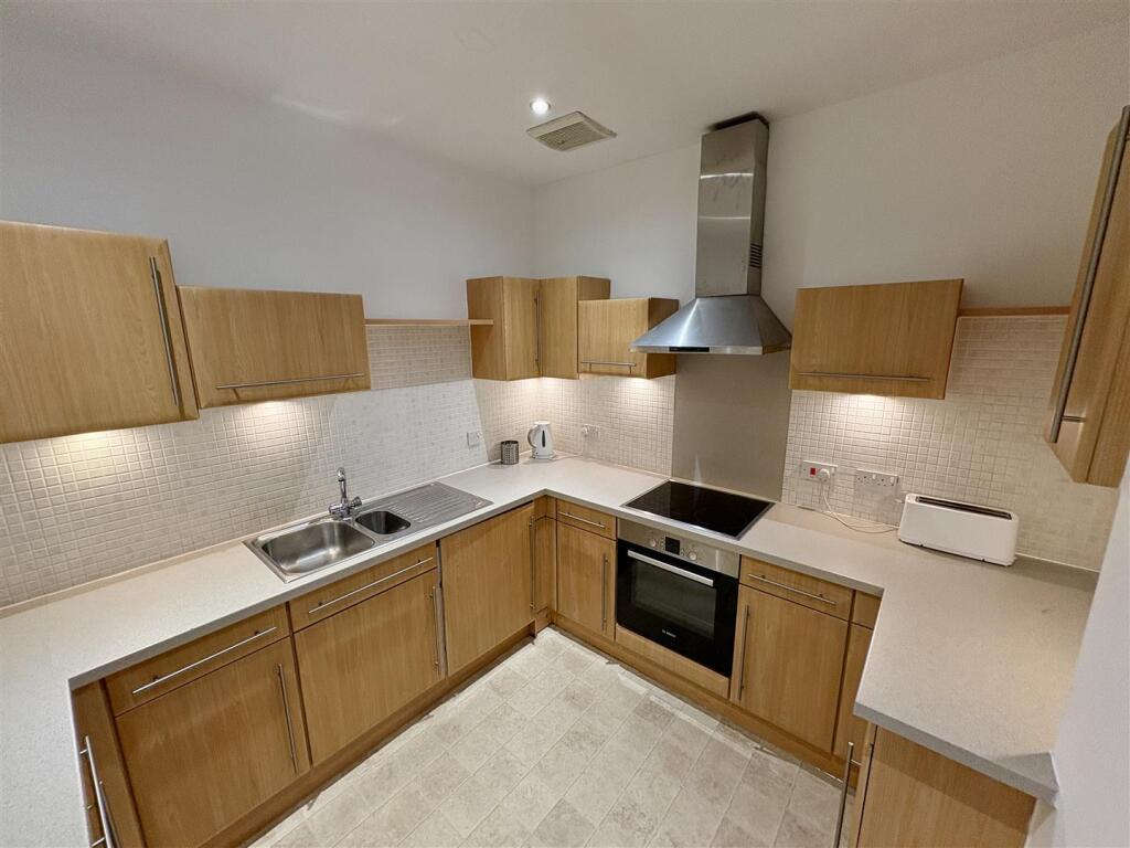 Apartment in Manchester, City Centre - View 3