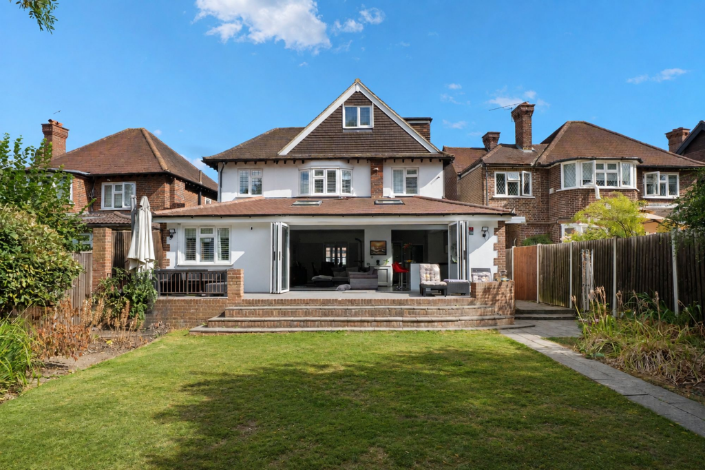 House in Kingston upon Thames - View 2