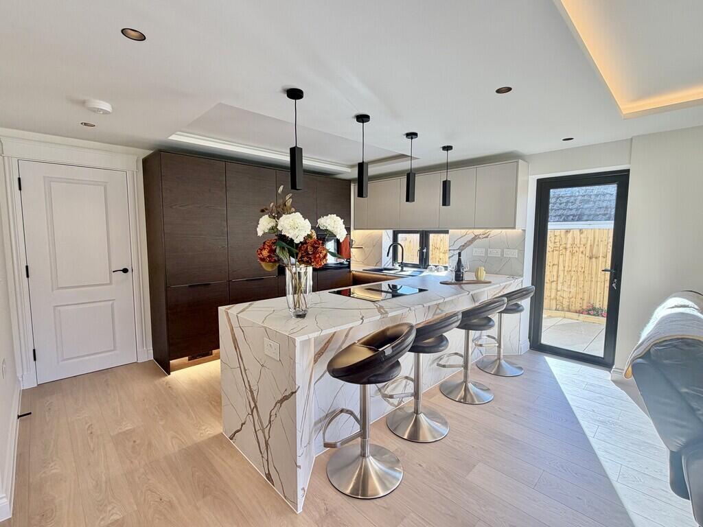 House in Poole, Hillbourne, Broadstone - View 2