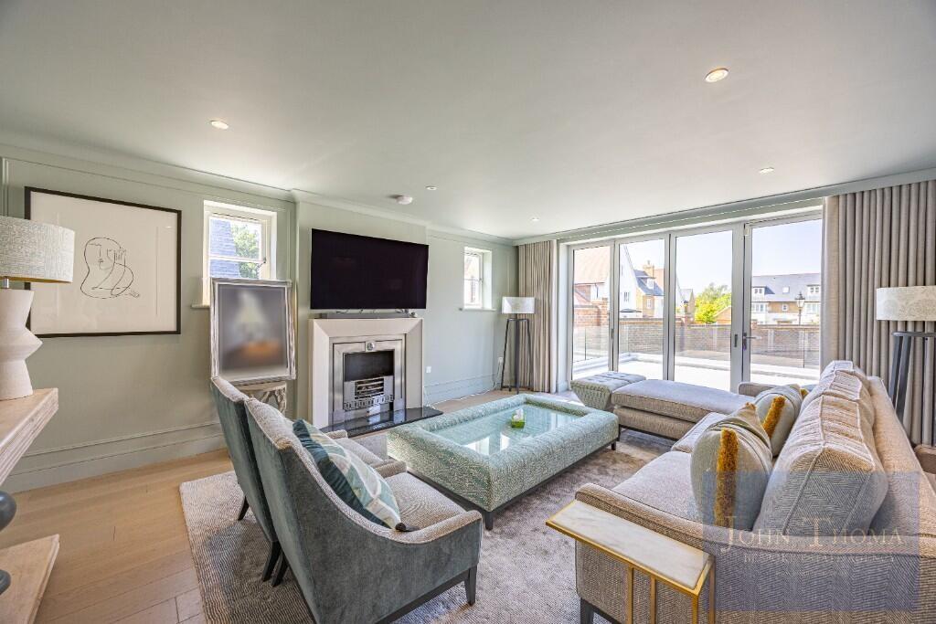 Chigwell Grange, High Road, Chigwell, Essex, IG7 photo 2