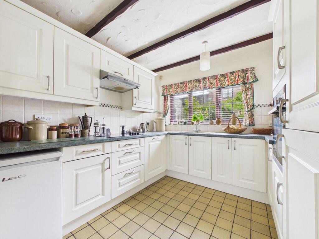 House in South Staffordshire, Blymhill and Weston-under-Lizard - View 5